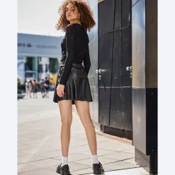 Damen NKD Damen-Kunstleder-Rock mit Gürtelschnalle